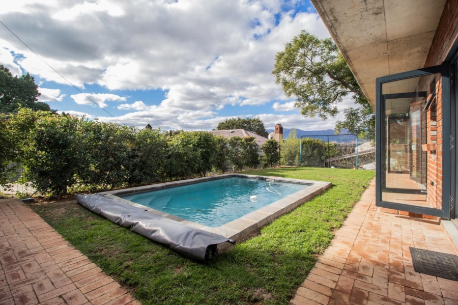 3 Bedroom Property for Sale in Hoog En Droog Western Cape